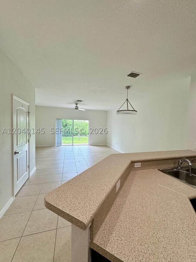 Building Photo - 3526 NW 29th Ct