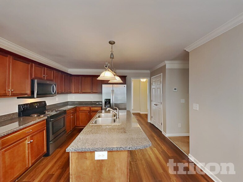 Building Photo - 1007 Golf View Way