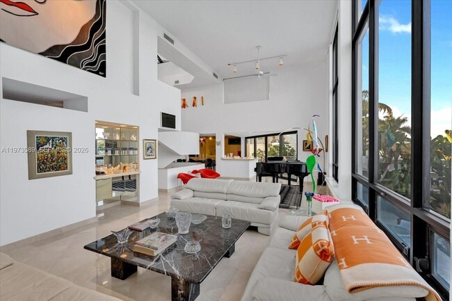 Building Photo - 279 N Hibiscus Dr