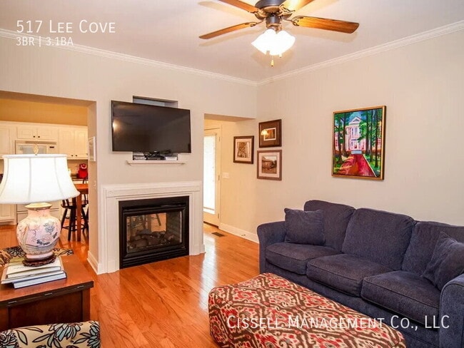 Building Photo - 517 Lee Cove