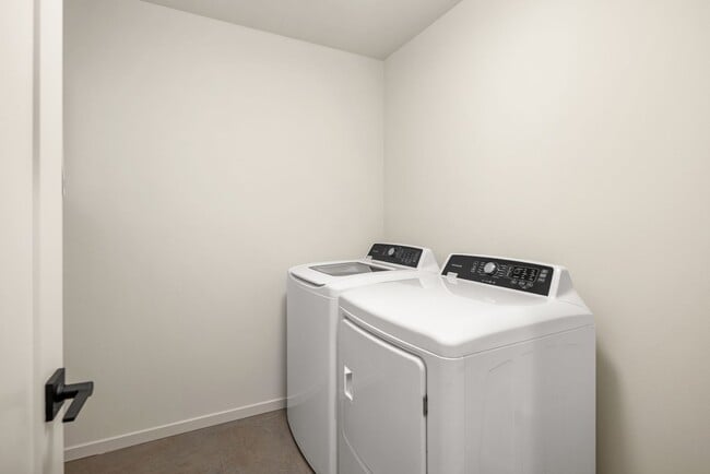 Building Photo - MAJOR RENT REDUCTION Brand New 4-Bedroom H...