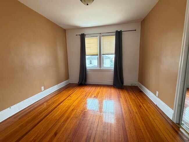 Building Photo - 1125 73rd St