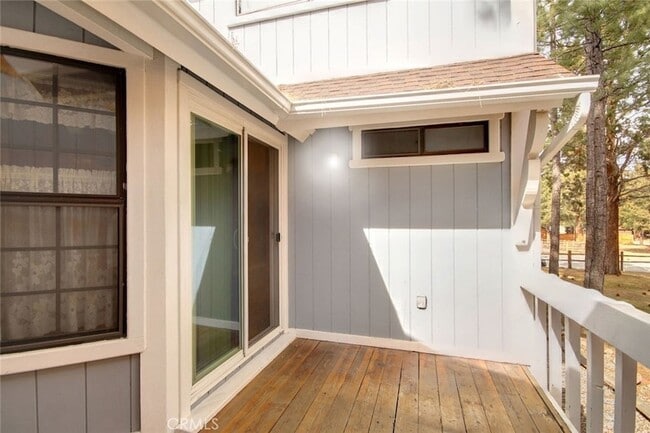 Building Photo - 430 E Country Club Blvd