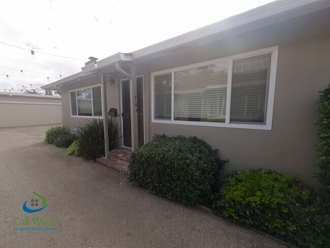 Building Photo - $2,695 - 2 BR/1BA Duplex-Downtown Willow G...