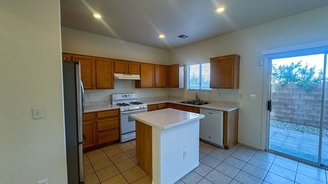 Building Photo - 3 bed, 2.5 bath, 1,746 sq ft home in southwest Las Vegas