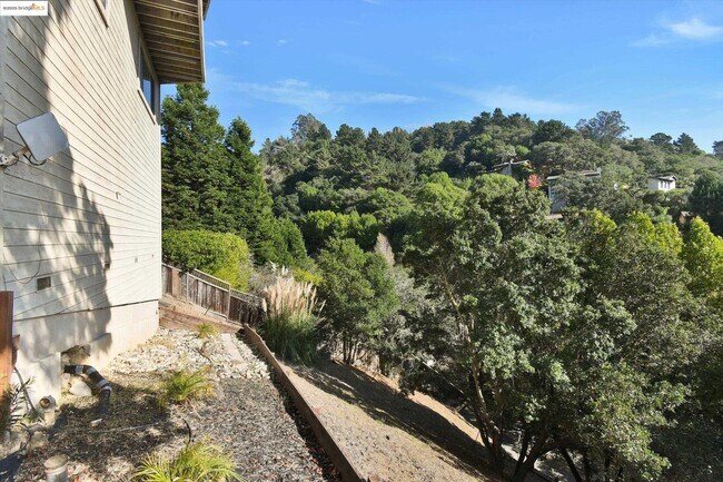 Building Photo - 616 Gravatt Dr