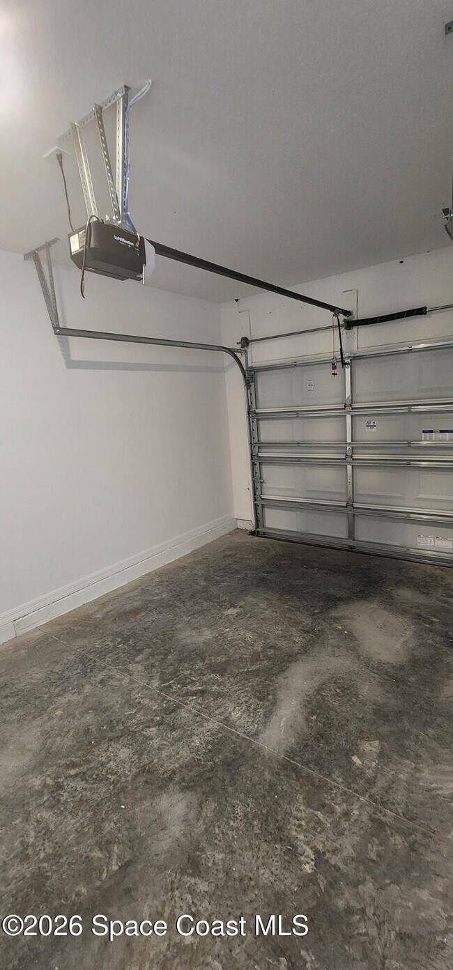 Building Photo - 1379 Bluewater Ln