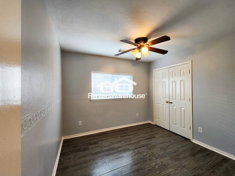 Building Photo - 11902 White Water Bay Dr