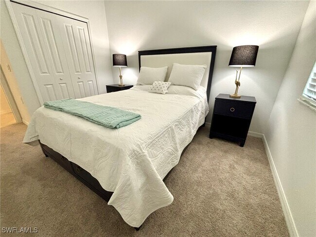 Building Photo - 15275 Grn Acrs Ave