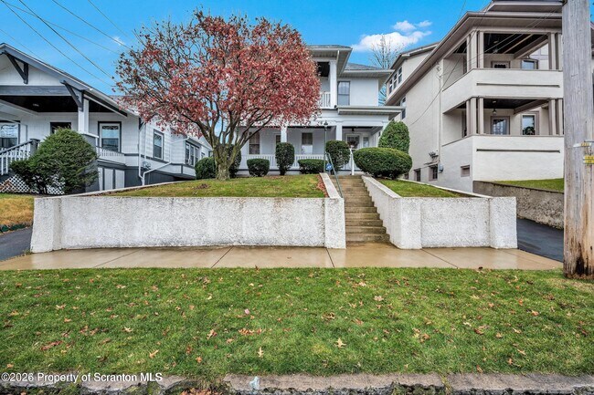 Building Photo - 2208 Adams Ave