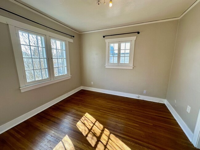 Building Photo - Ideally Located and Updated 3 Bed 1 Bath Spokane Home w/ Large Detached Garage/Shop Near Garland ...