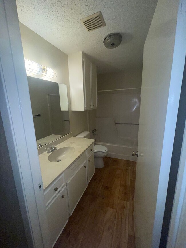 Building Photo - 5217 Tartan Dr