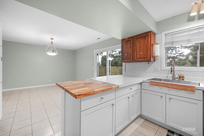 Building Photo - 309 Thistle Dr