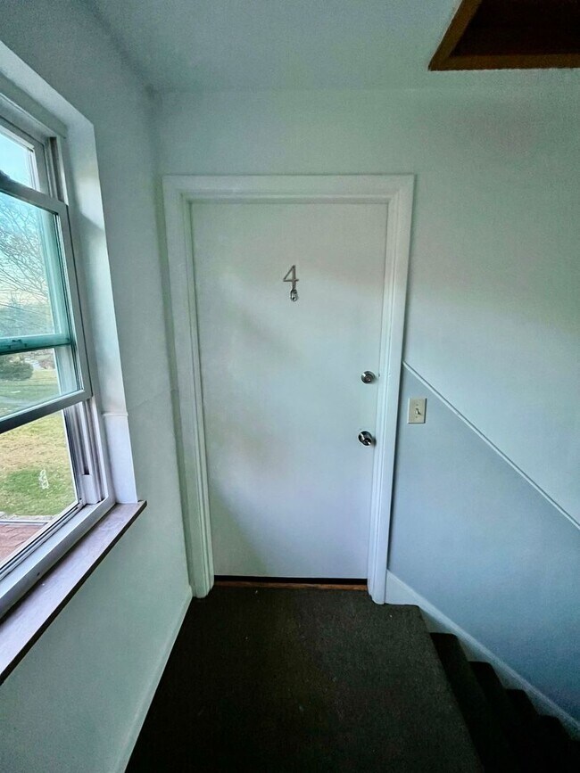 Building Photo - 2739 Lafeuille Ave