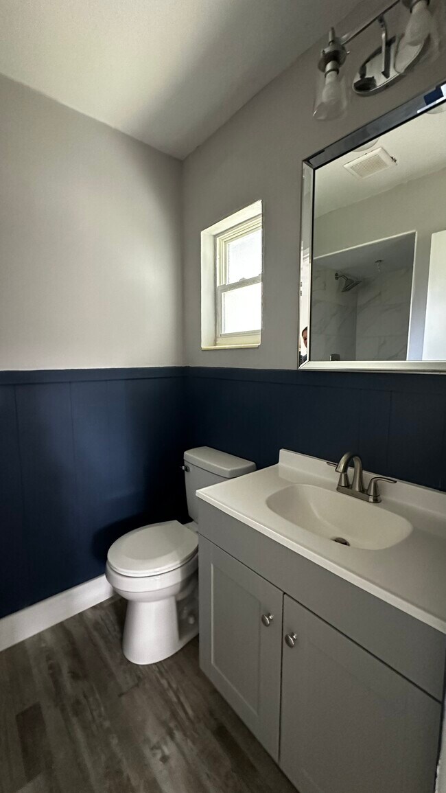 Building Photo - 1637 Normandy Way