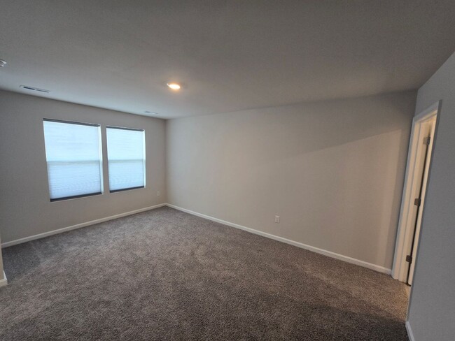 Building Photo - MOVE-IN SPECIAL: HALF OFF FIRST MONTHS RENT