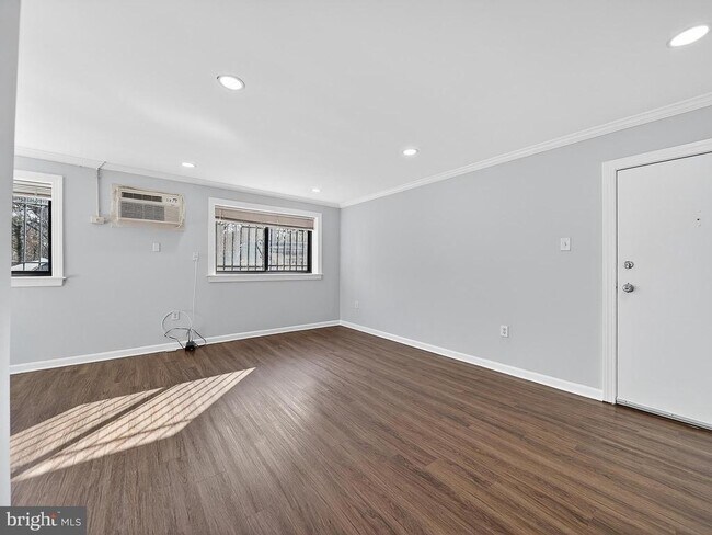 Building Photo - 3111 Naylor Rd SE