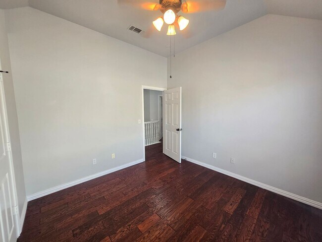 Building Photo - 6116 Thursby Ave