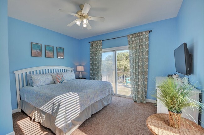 Building Photo - North Topsail Beach 5 Bedroom 4.5 Bathroom...