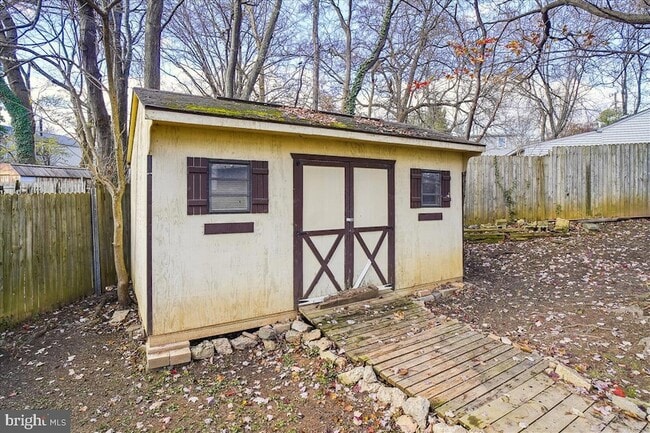 Building Photo - 102 W Deer Park Rd