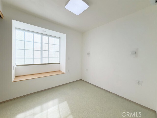 Building Photo - 1 Quiet Hills Cir