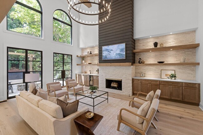 Building Photo - 1103 Centennial Dr