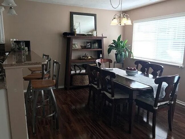 Building Photo - 1798 N 177th Plaza