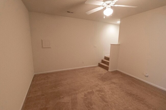 Building Photo - 3324 E St Charles Rd