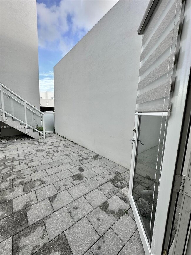 Building Photo - 6315 NW 105th Ct