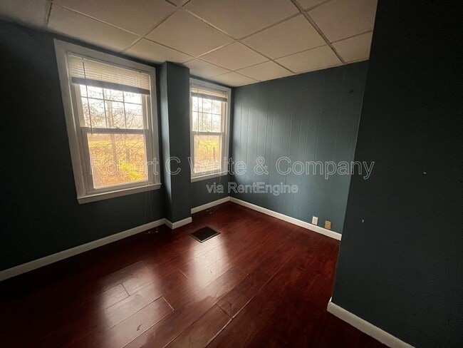 Building Photo - 98 N Grand St