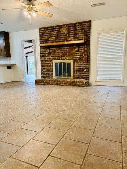Building Photo - 816 Teresa Dr