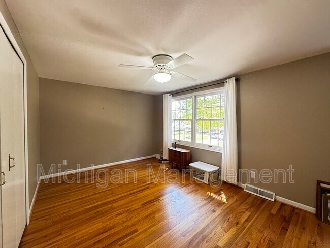 Building Photo - 42098 Banbury Rd