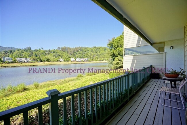 Building Photo - 2 Bedroom Condo with Waterfront Mt Tam Views