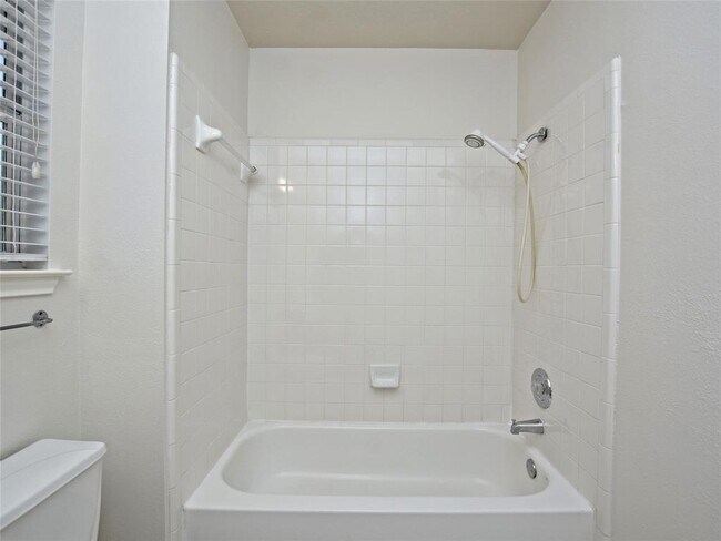Building Photo - 305 N Heatherwilde Blvd