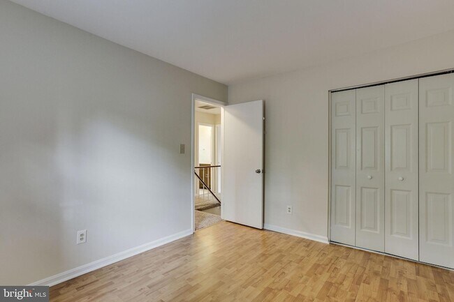 Building Photo - 2937 Village Spring Ln