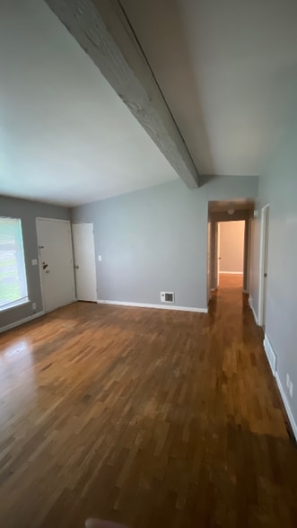 Building Photo - 1489 S Columbian Way