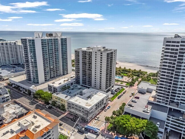 Building Photo - 2625 Collins Ave