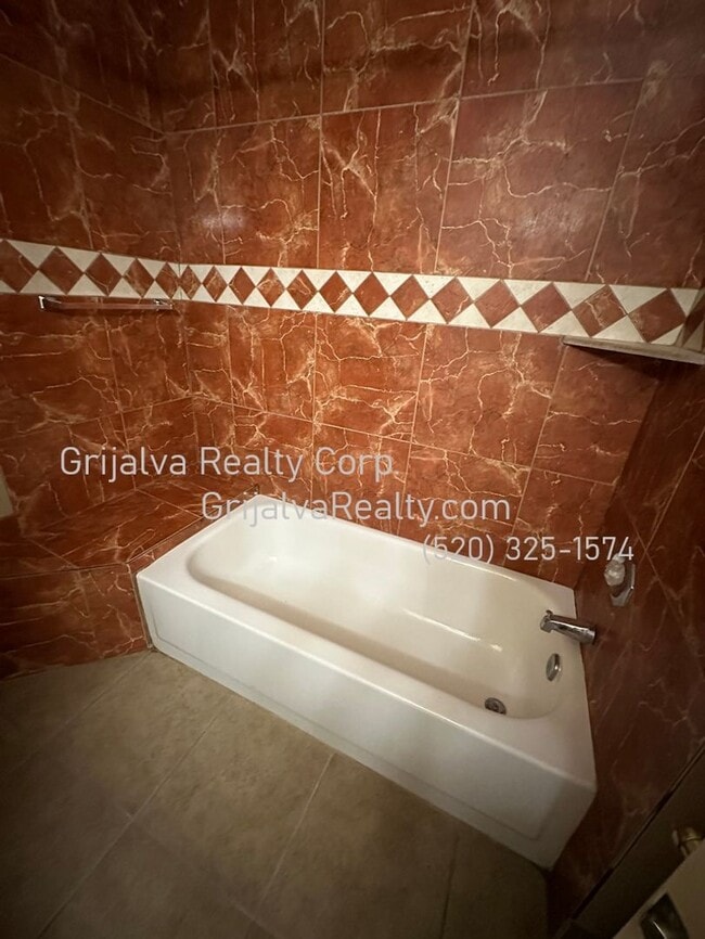 Building Photo - 6430 N Tierra De Las Catalinas