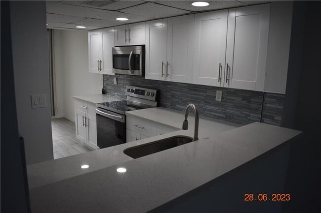 Building Photo - 2930 SW 87th Terrace