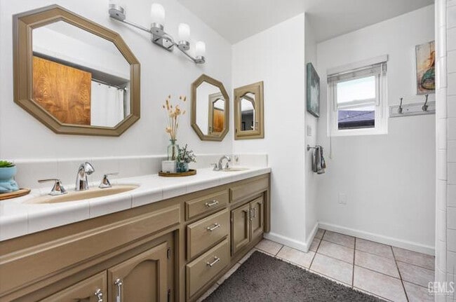 Building Photo - 1503 Calle Hermosa