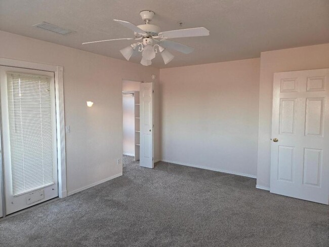 Building Photo - 1200 Glen Canyon Dr