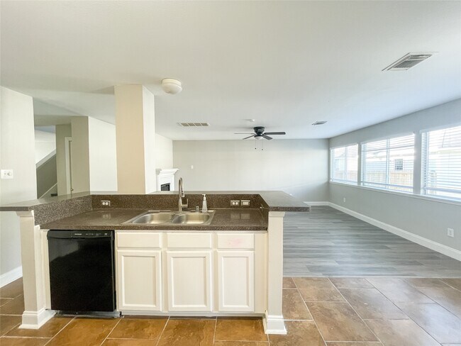 Building Photo - 11913 Longwood Garden Way