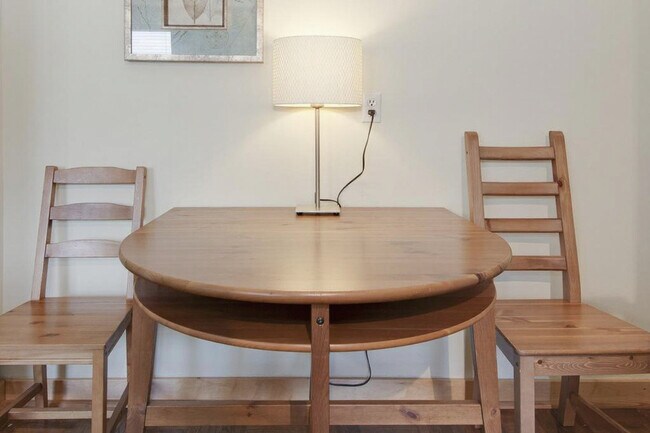 Building Photo - 2128 N St NW