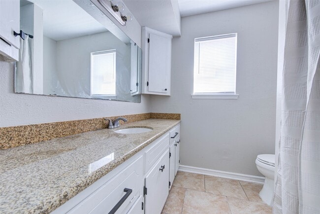Building Photo - 8914 Stonehearth Ln