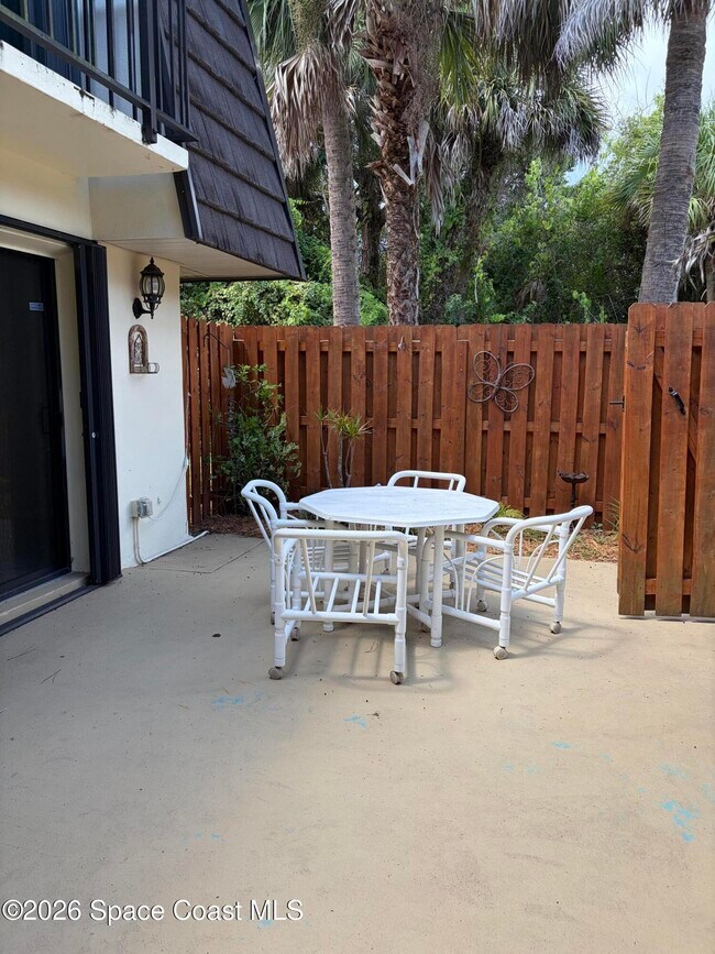 Building Photo - 1915 Vista Oaks Cir NE