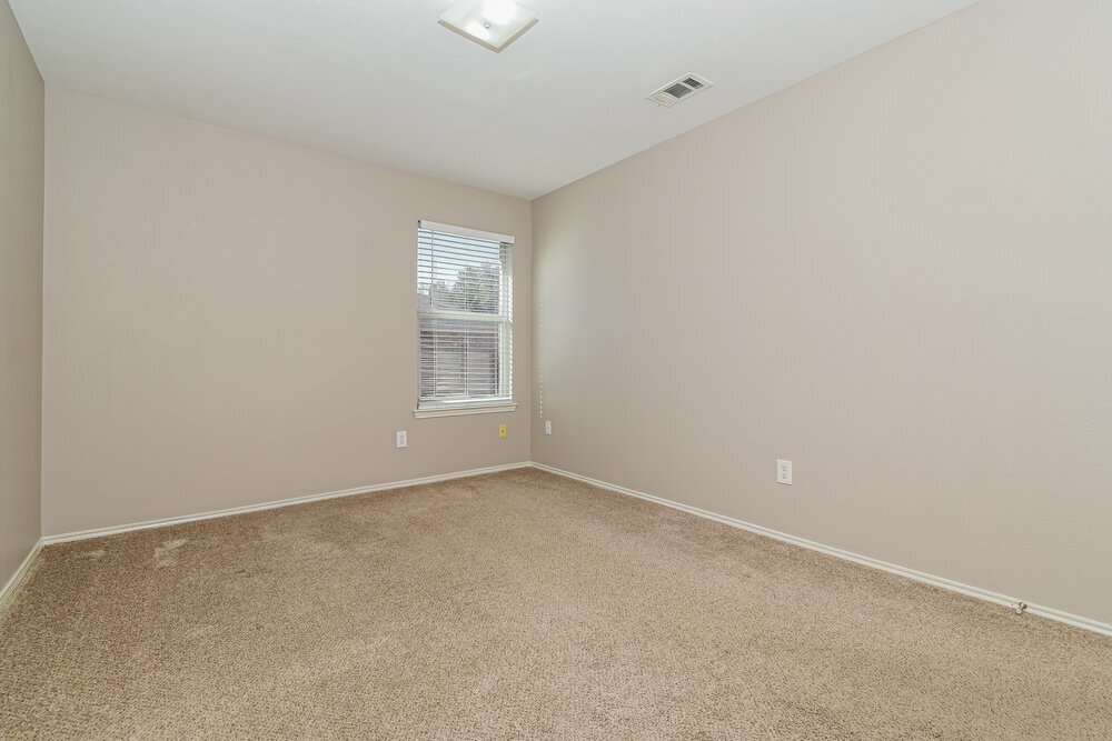 Building Photo - 3884 Pinebluff Ln