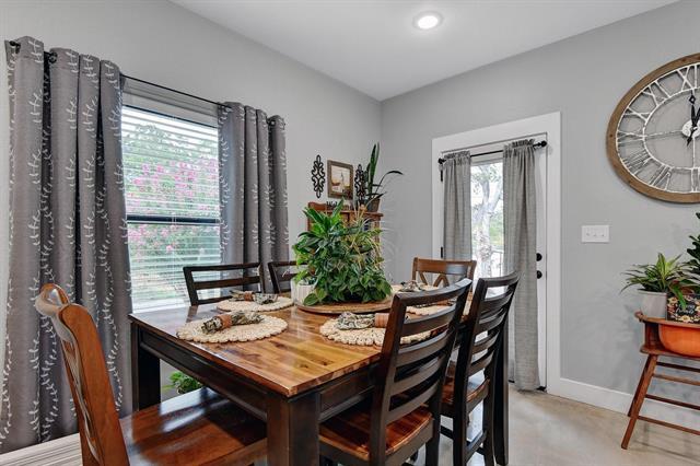 Building Photo - 1131 W Owings St