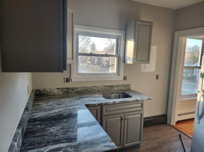 Primary Photo - 39 Capron St