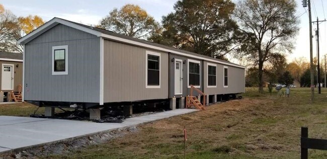 Building Photo - 4 Laurel Ct