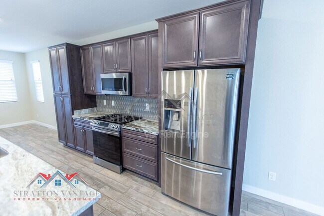 Building Photo - 2095 S Saguaro Dr